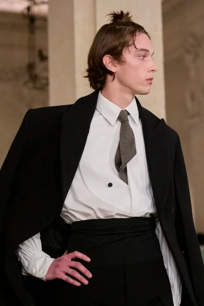Look 26